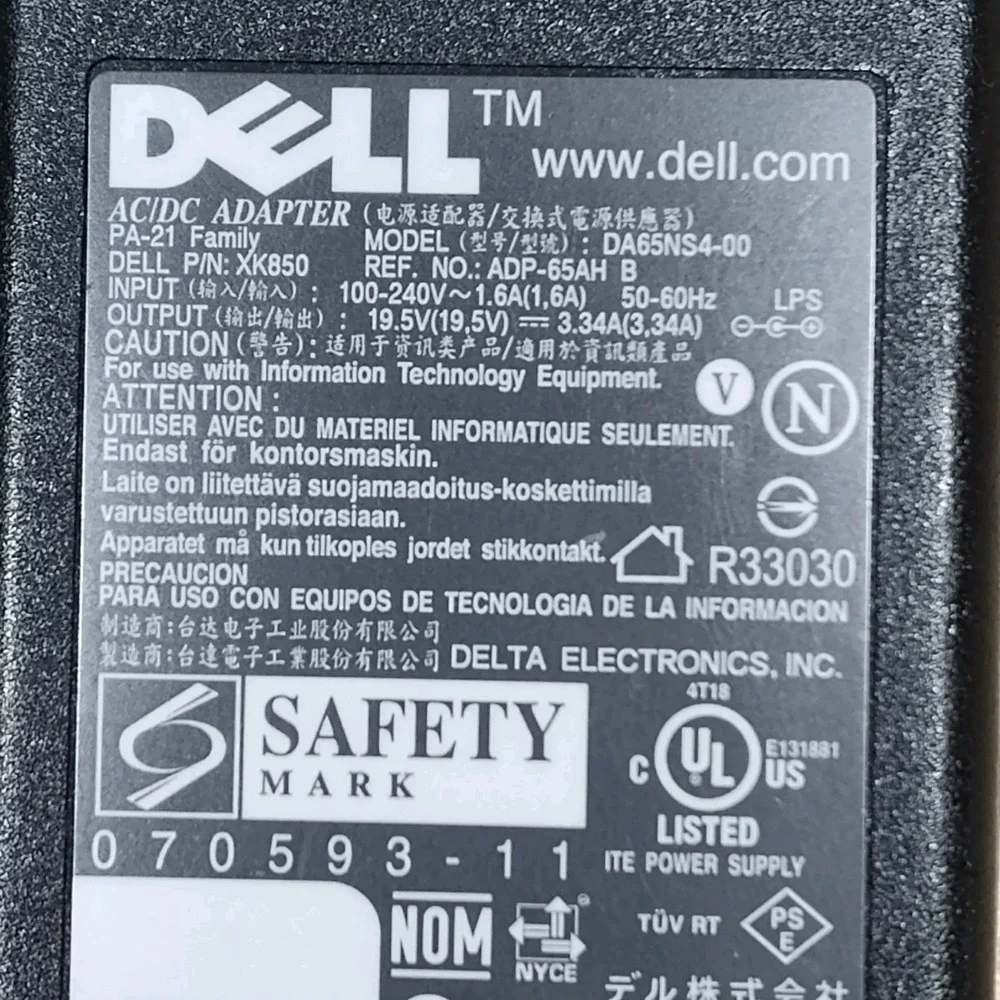 Genuine OEM Dell 65W DA65NS4-00 XK850 Power Adapter Charger